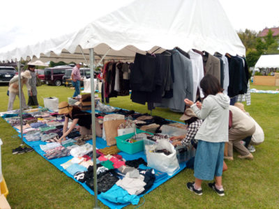 地域の皆様との交流イベント・教会の前庭で5月に毎年開催